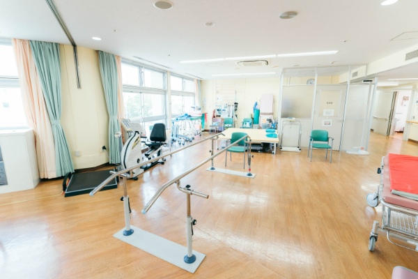 病棟併設のリハビリテーションスペース